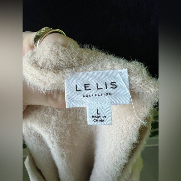 Le Lis Beige Fuzzy Square Neck Sweater Top Size L - Picture 5 of 5